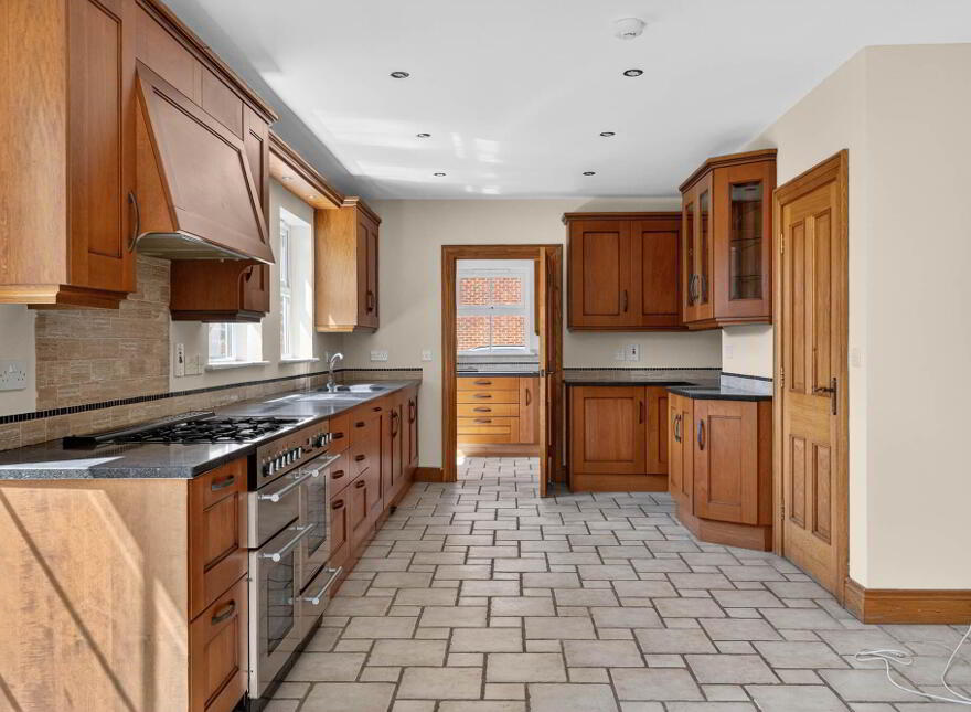 28 Clonmore Manor, Lisburn, BT27 4EW