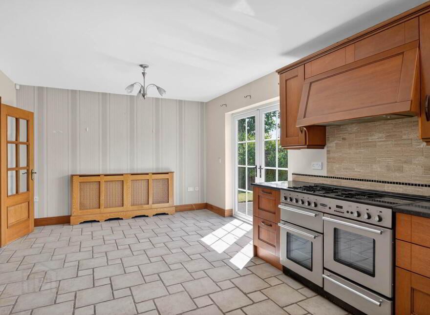 28 Clonmore Manor, Lisburn, BT27 4EW