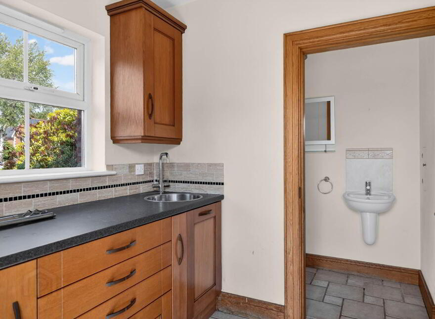 28 Clonmore Manor, Lisburn, BT27 4EW
