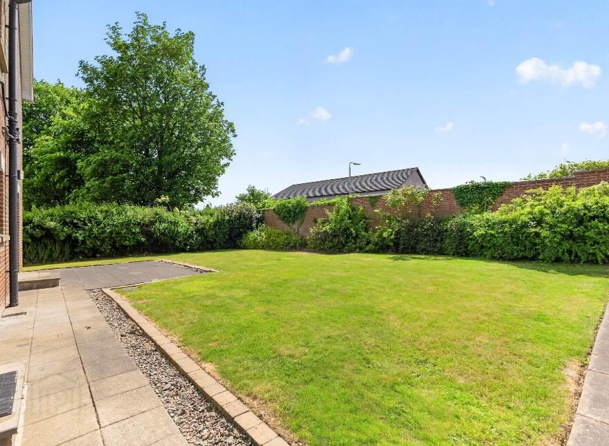 28 Clonmore Manor, Lisburn, BT27 4EW