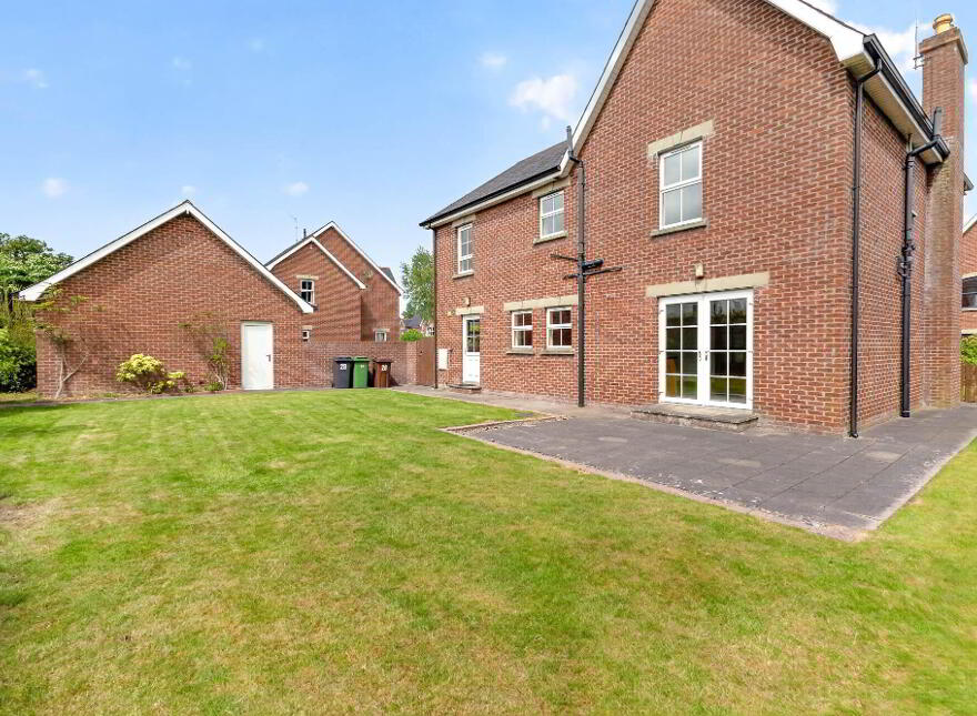 28 Clonmore Manor, Lisburn, BT27 4EW