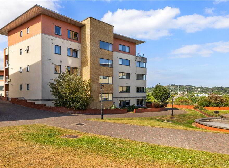 94 The Oval, Tullyvale, Dublin, D18AW81
