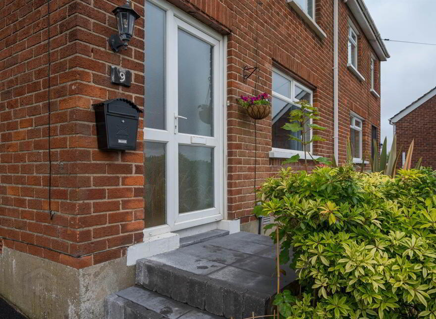 9 Glen Road, Castlereagh, Belfast, BT5 7JH