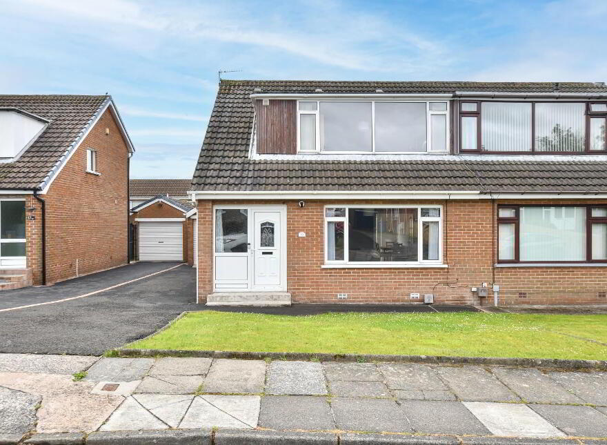 19 Cairnsville Road, Bangor, BT19 6EN