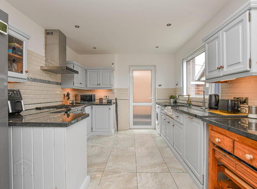 19 Cairnsville Road, Bangor, BT19 6EN