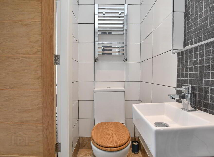19 Cairnsville Road, Bangor, BT19 6EN