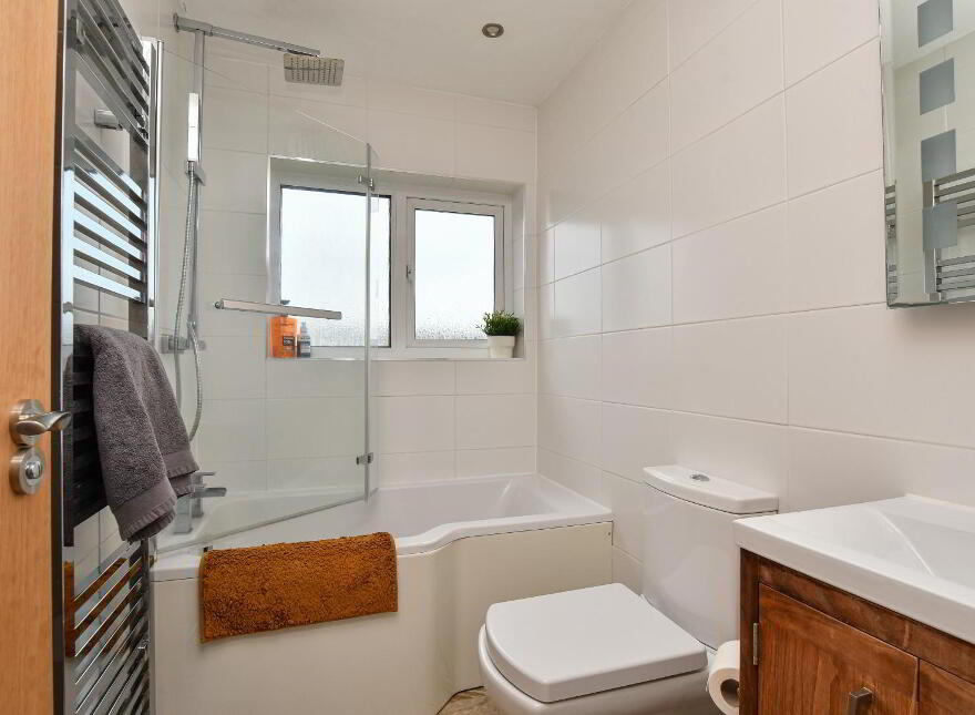 19 Cairnsville Road, Bangor, BT19 6EN