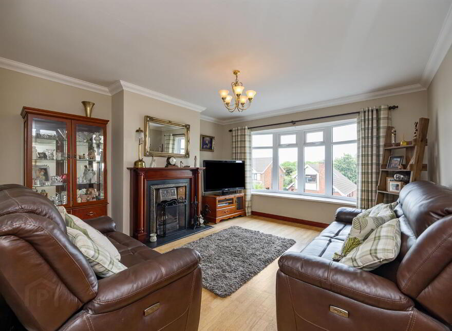 18 Forge Hill Court, Saintfield, BT24 7LW