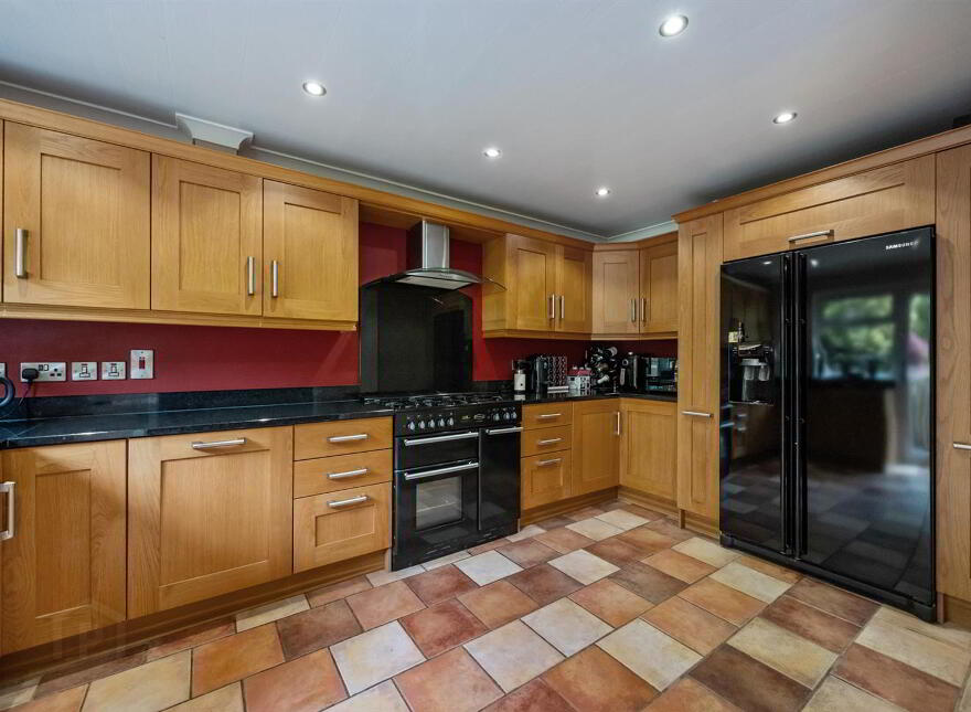 18 Forge Hill Court, Saintfield, BT24 7LW