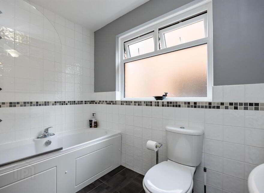 18 Forge Hill Court, Saintfield, BT24 7LW