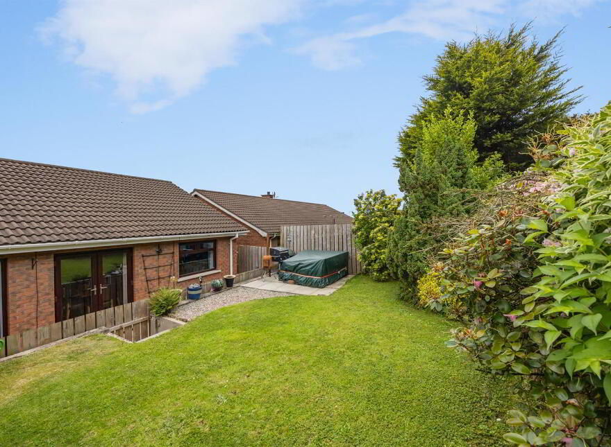 18 Forge Hill Court, Saintfield, BT24 7LW