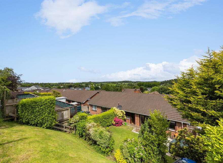 18 Forge Hill Court, Saintfield, BT24 7LW