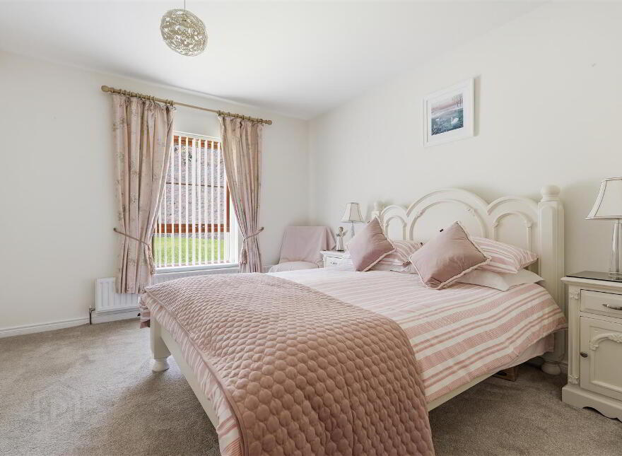 5 Forge Hill Close, Saintfield, BT24 7NJ