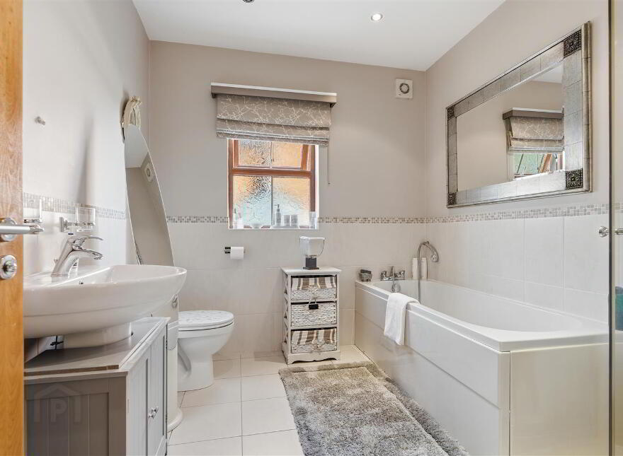 5 Forge Hill Close, Saintfield, BT24 7NJ