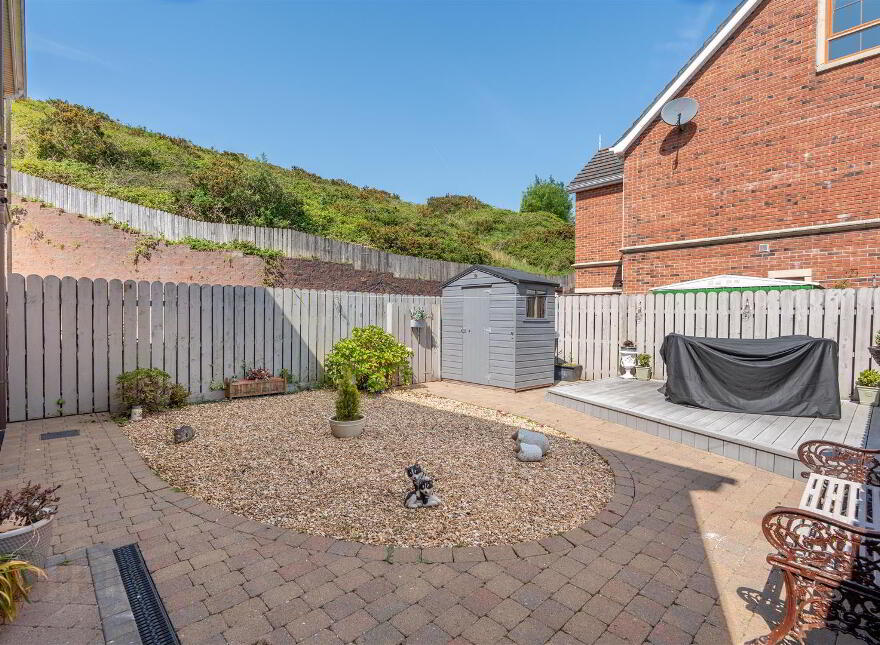 5 Forge Hill Close, Saintfield, BT24 7NJ