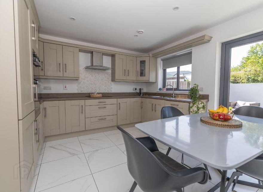 3 Rea Close, Rostrevor, Newry, BT34 3YF