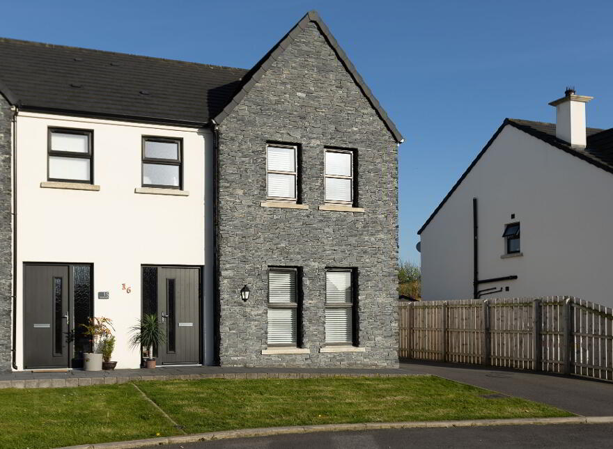 16 Riverview Manor, Castlederg, BT81 7EN
