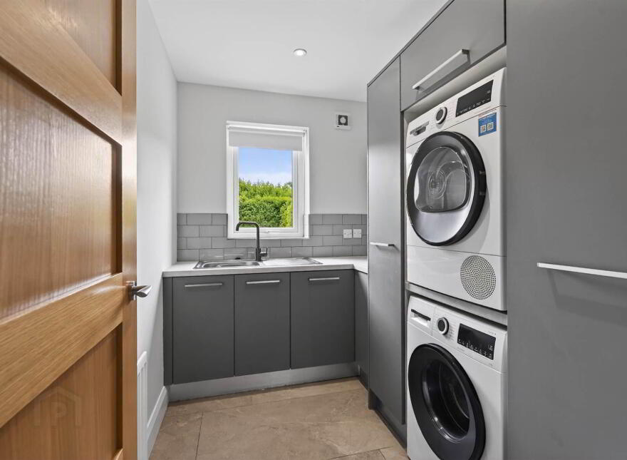 74B Belfast Road, Saintfield, Ballynahinch, BT24 7EX