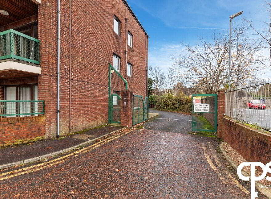 19 Balmoral Court, Belfast, BT9 7GR