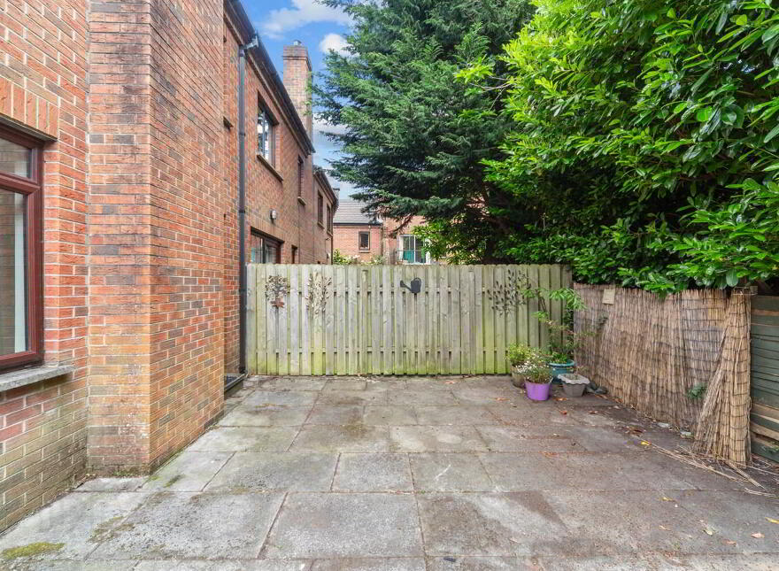 20 Balmoral Mews, Balmoral Avenue, Belfast, BT9 6NU