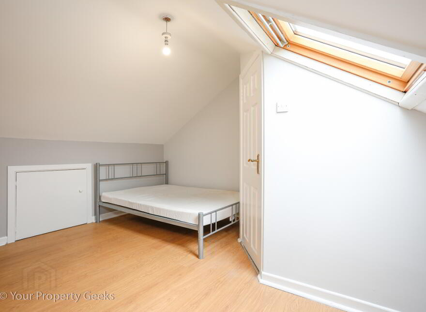 19 Titania Street, Belfast, BT6 8NT
