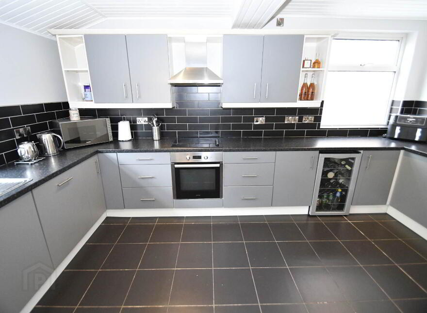 51 Priory Park, Lisburn Road, Belfast, BT10 0AE