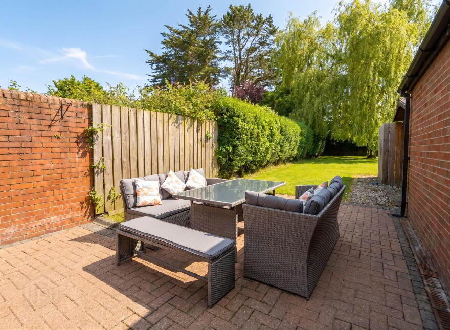 51 Priory Park, Lisburn Road, Belfast, BT10 0AE