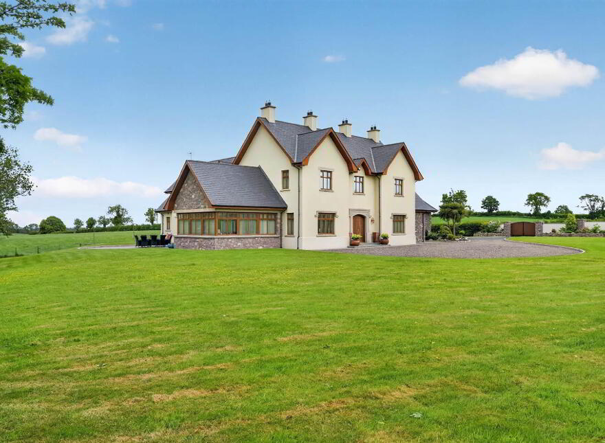 44 Mullaghbrack Road, Hamiltonsbawn, Armagh, BT60 1JT