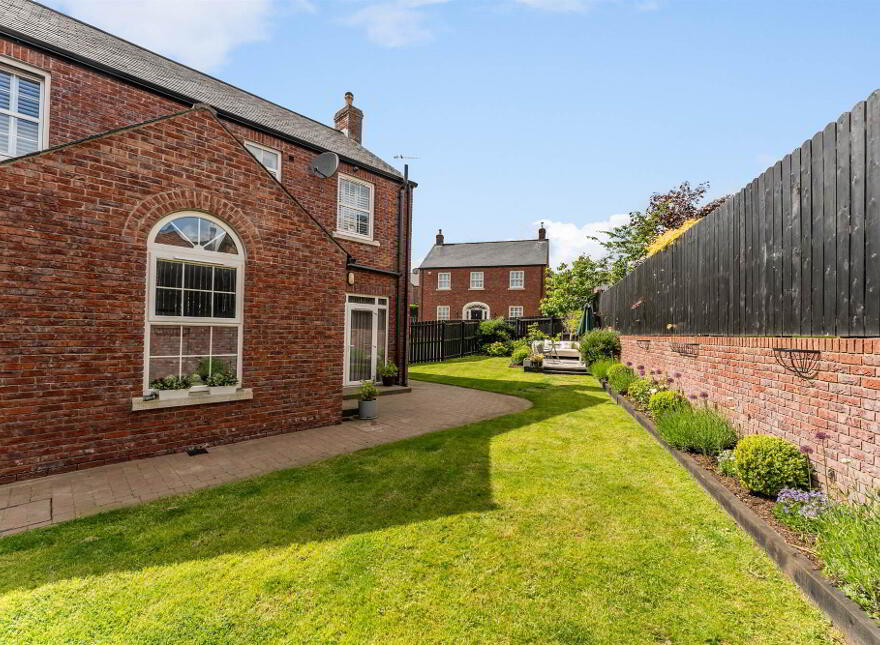 3 Breton Drive, Lisburn, BT28 3ZA