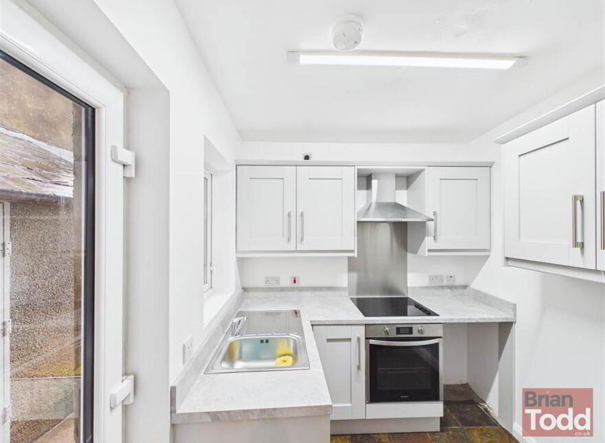ST Johns Place, Larne, BT40 1TB