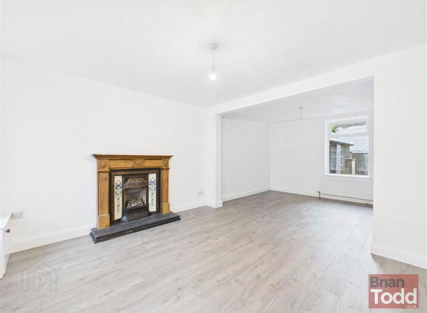 ST Johns Place, Larne, BT40 1TB