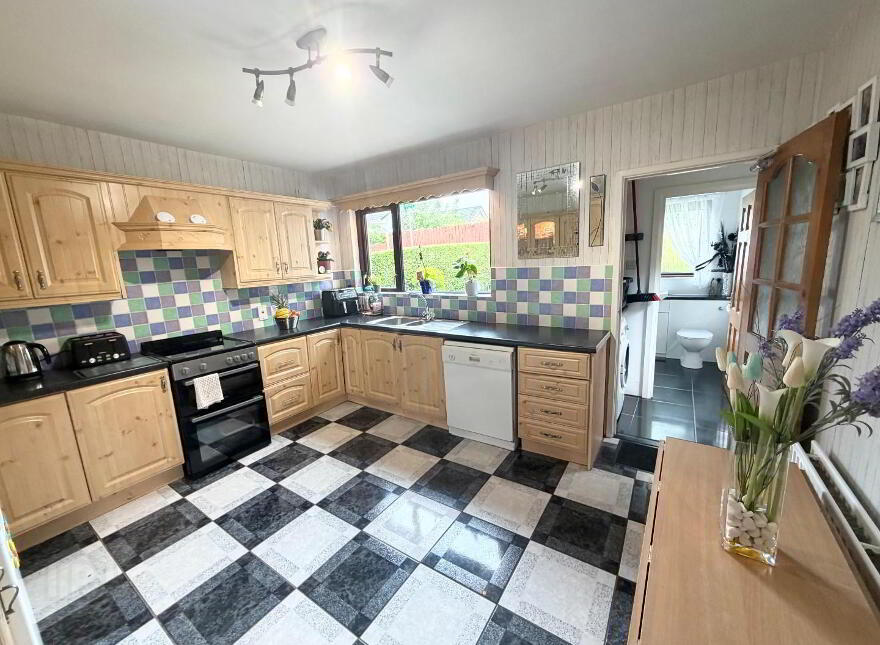 47 Lisnarea Avenue, Garden City, Derry, BT48 7SS