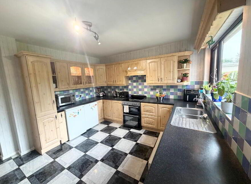 47 Lisnarea Avenue, Garden City, Derry, BT48 7SS
