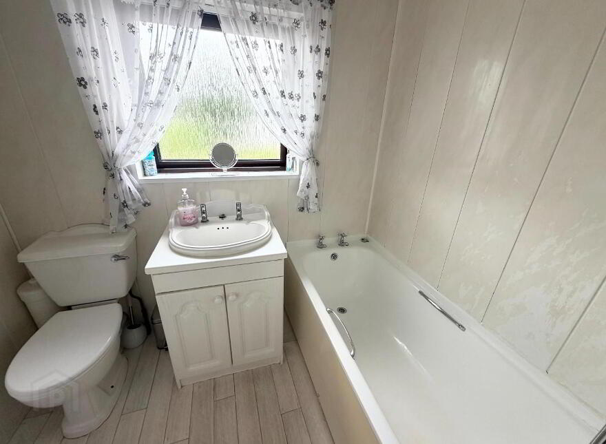 47 Lisnarea Avenue, Garden City, Derry, BT48 7SS