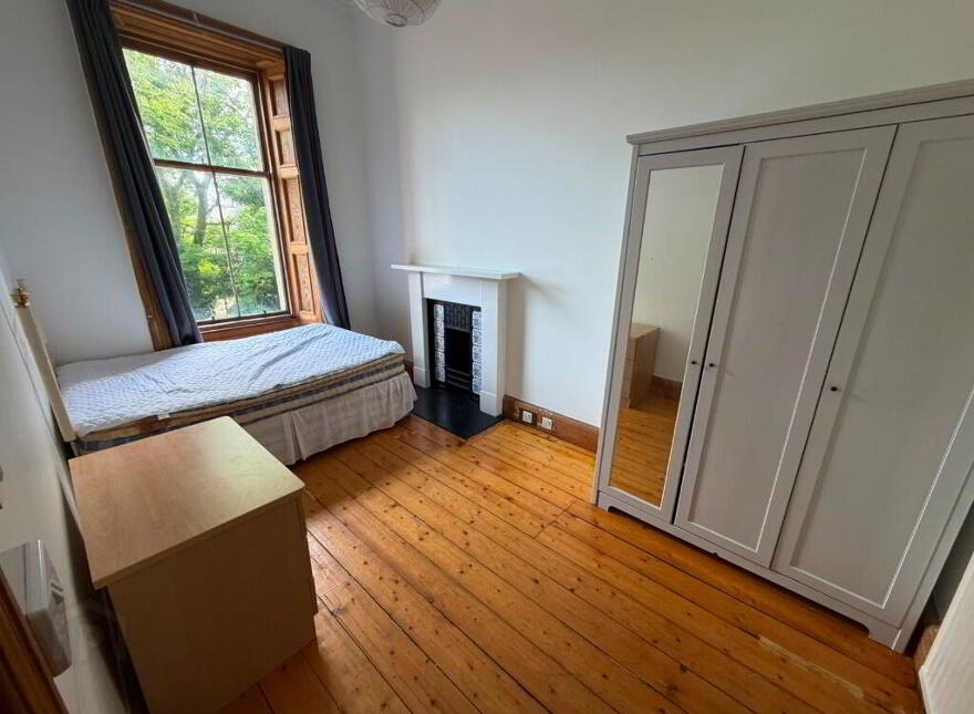 173 Bruntsfield Place, Bruntsfield, Edinburgh, EH10 4DG