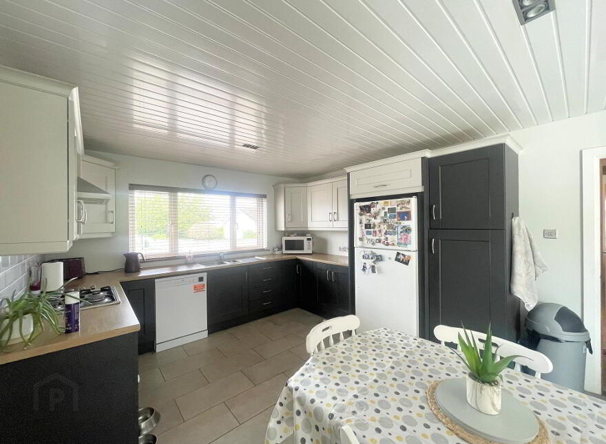 5 Ganiamore Avenue, Portrush, BT56 8EZ