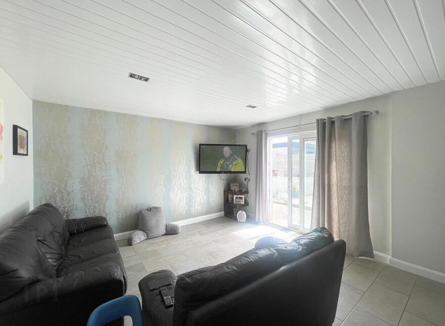 5 Ganiamore Avenue, Portrush, BT56 8EZ