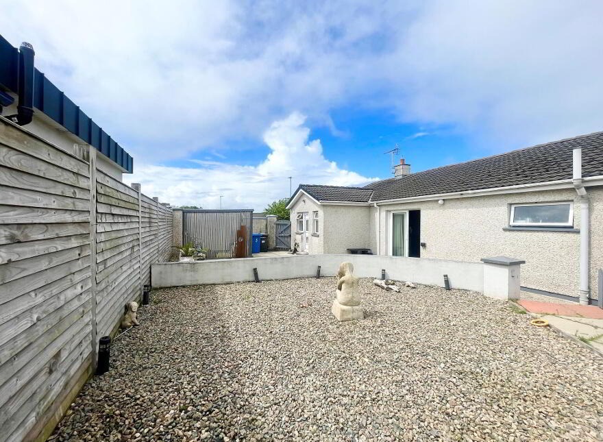 5 Ganiamore Avenue, Portrush, BT56 8EZ