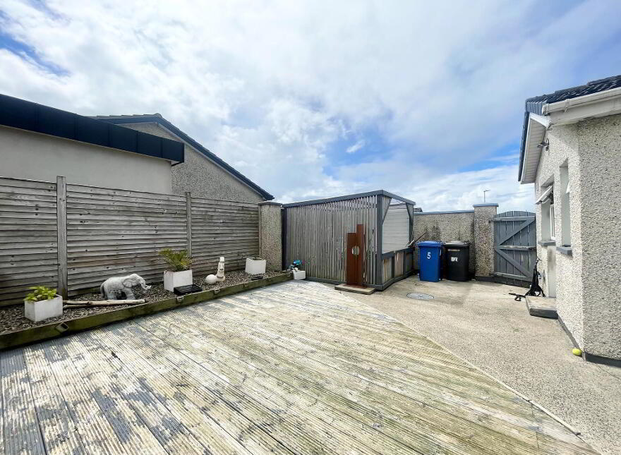 5 Ganiamore Avenue, Portrush, BT56 8EZ