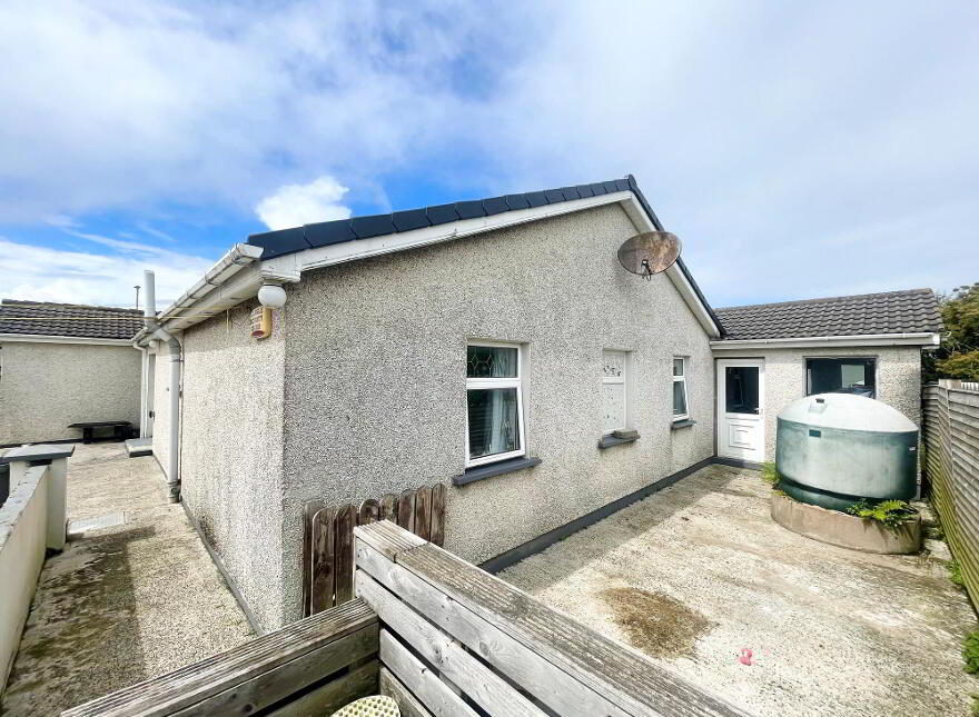 5 Ganiamore Avenue, Portrush, BT56 8EZ