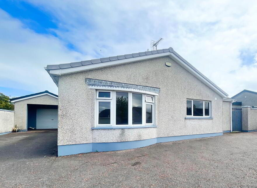 5 Ganiamore Avenue, Portrush, BT56 8EZ
