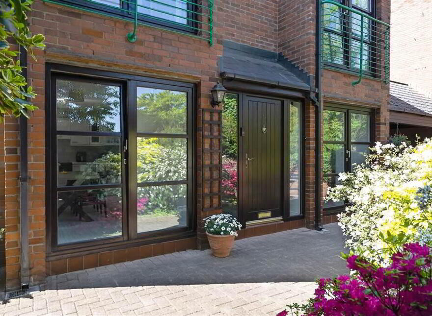 6 Malone Manor, Off Malone Road, Belfast, BT9 6SR