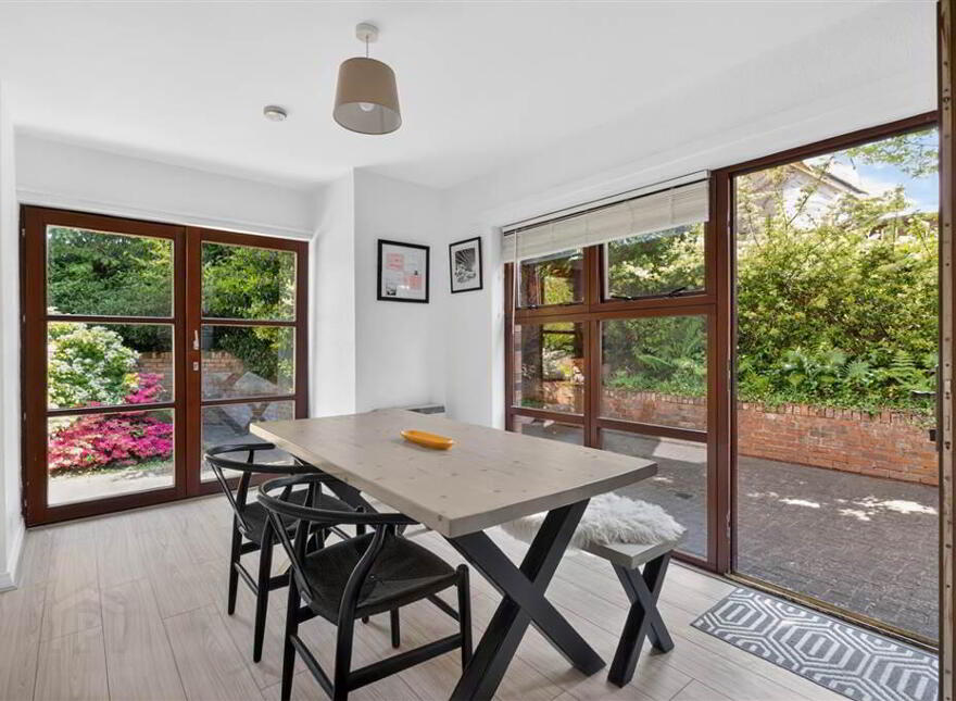 6 Malone Manor, Off Malone Road, Belfast, BT9 6SR