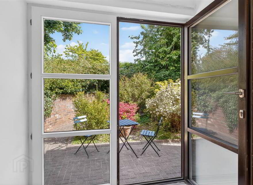 6 Malone Manor, Off Malone Road, Belfast, BT9 6SR