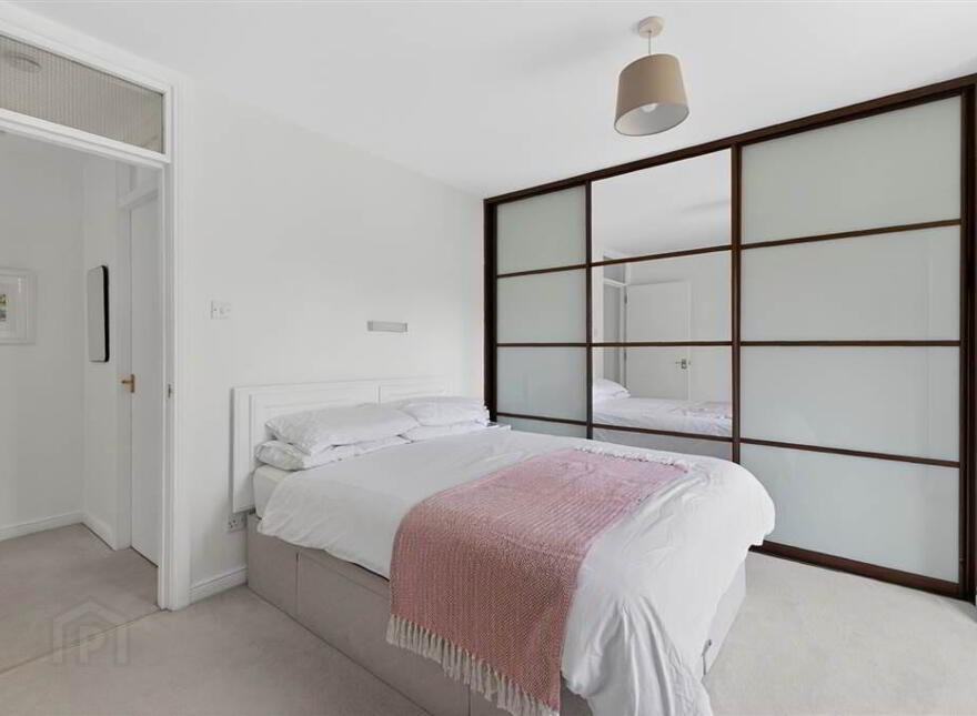 6 Malone Manor, Off Malone Road, Belfast, BT9 6SR