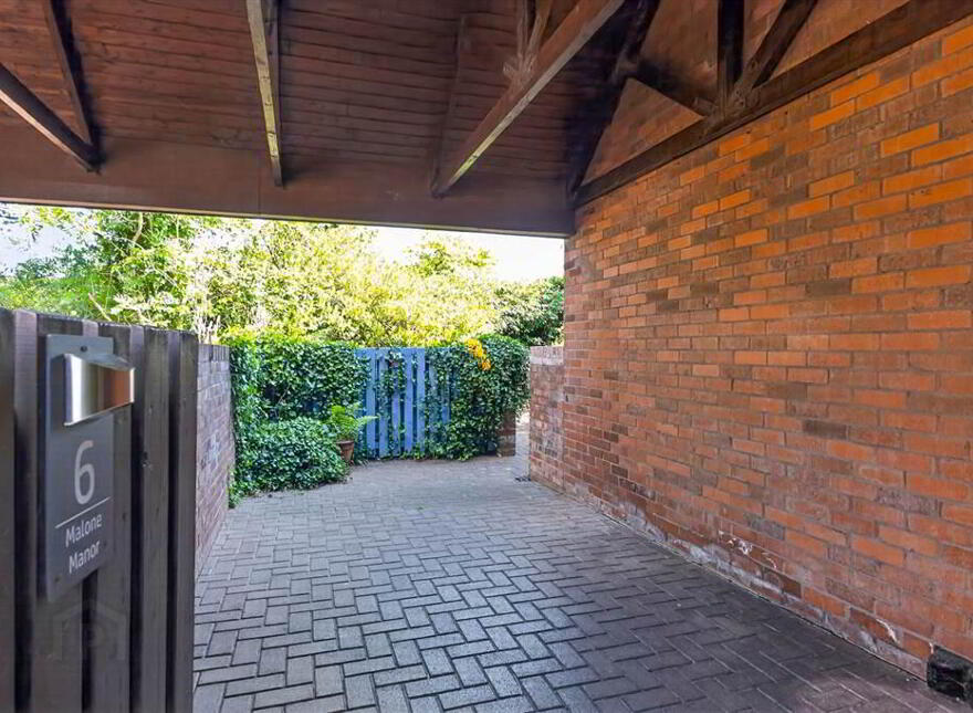 6 Malone Manor, Off Malone Road, Belfast, BT9 6SR