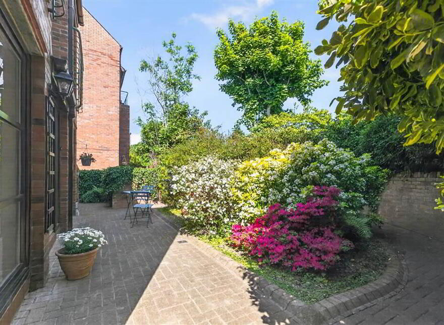 6 Malone Manor, Off Malone Road, Belfast, BT9 6SR
