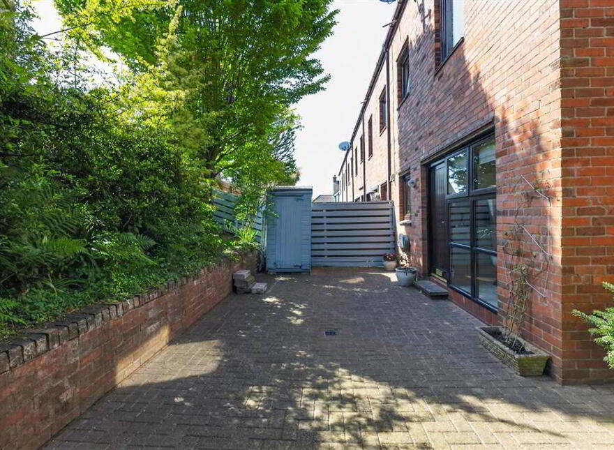 6 Malone Manor, Off Malone Road, Belfast, BT9 6SR