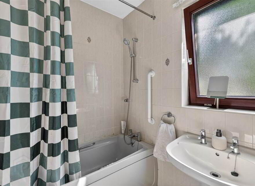 6 Malone Manor, Off Malone Road, Belfast, BT9 6SR