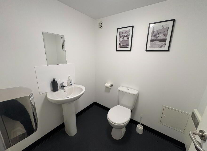 423-425 Newtownards Road, Belfast, BT4 1AT